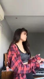 Julia Danielle Hollanda - BB® (5).mp4_snapshot_00.01_[2025.02.22_10.18.33].webp