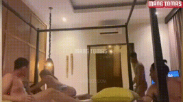 copy_100E735F-7EAE-48DC-B2F9-AC1ADAE7E846.gif