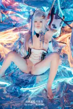 Blacqkl-cosplayy-Emilia-–-ReZero-50_result.webp