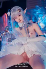 Blacqkl-cosplayy-Emilia-–-ReZero-22_result.webp