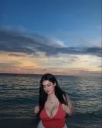 venice-bektas-v0-uc3pl3glpxqb1.webp
