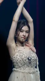 sana-twice-v0-ijaqa3hqgd6e1.webp
