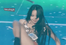 LISA-blackpink-solo-1-www.kgirls.net-ezgif.com-gif-maker-1.gif