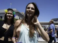 very public nip slip _CwVwp1Zf.webp
