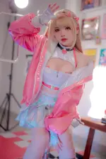 ZinieQ (ジニCosplayer) cosplay Viper - NIKKE (3).webp