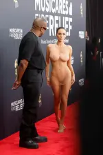 GettyImages-2197306055-kanye-west-wife-naked.webp GettyImages-2197306055-kanye-west-wife-naked.webp