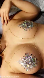 1215x2160_b63676e85405c39c3882b7f6212aa136287136-768x1365.webp