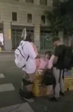 Tropang nag threesome sa daan dahil sobrang lamig.jpg