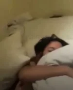 Tamang takip lang sa bibig para di marinig ni Mommy at Daddy.jpg