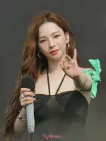 aespa-karina-v0-nk0yxt3no1bf1.webp