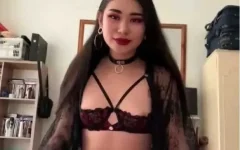 Naudlot ang pag stream nya ng game dumating ang BF na malibog.jpg