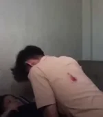 Galing sa laban bakas sa kanyang likuran.webp