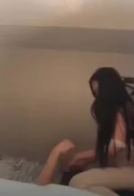 Kislap ng kanyang mga mata sa kanilang lambingan.webp