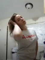 Ibang tulong ang binigay sa kanyang step sister.webp