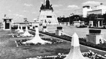 Monument-Jose-Rizal-Philippines-Rizal-Park-Manila.webp