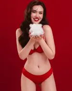 Can_I_be_your_Christmas_present_Mua-_jayjaysolano_Hair-_atebiancakes_07_Photo-_mark.caceres__...webp