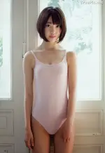 Japanese-Singer-and-Actress-Sakura-Miyawaki-Sexy-Picture-Col (2).webp