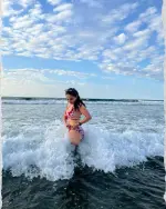 Thirty _ 🎈🌊_now featuring back pain. 😂(JPG)_1.webp