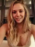 Elizabeth Olsen Pics (3).webp