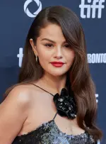 Selena_Gomez_at_the_2024_Toronto_International_Film_Festival_10_(cropped).webp