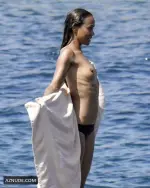 Zoe-Saldana-Nude-74-_.webp