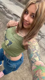 HE7YyKmWcAAVTSC.webp