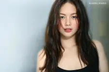 Pinay-Celebs-by-Roadfill-Ellen-Adarna05.webp