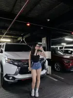 thick-thighs-v0-xrid9m406dde1.webp