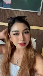 Justine E.webp