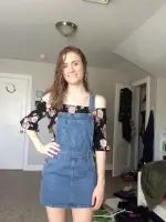 Teacher_exposed_for_turning_to_porn_to_pay_for_rent._Sarah_M_-_EroMe_2.webp