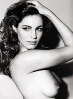 kelly-brook-v0-kyn0n9sstige1.webp