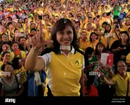 philippine-vvce-presidential-candidate-and-congresswoman-leni-robredo-flashes-a-laban-fight-s...webp