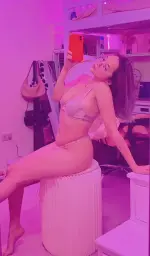 FxRUMu5aIAADVye.webp