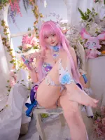 Machi-cosplay-Cyrene-Swimsuit-HonkaiStar-Rail-46_result.webp