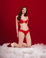Can_I_be_your_Christmas_present_Mua-_jayjaysolano_Hair-_atebiancakes_07_Photo-_mark.caceres__...webp