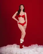 Can_I_be_your_Christmas_present_Mua-_jayjaysolano_Hair-_atebiancakes_07_Photo-_mark.caceres__...webp