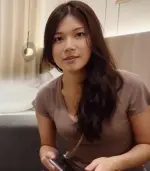Napakaganda at may sopistikadong kariktan na estudyante sa unibersidad_ss.webp