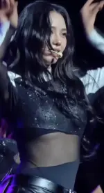 HUUSqXqaUAAFhAk.webp