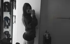 HR5yROPa0AEdOOT.webp