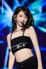 Sakura_2025_LE_SSERAFIM_TOUR_EASY_CRAZY_HOT_IN_INCHEON.webp