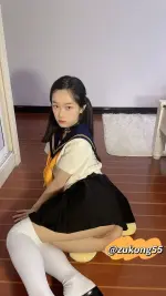 04年女大生 胡椒籽推特@hujiaozi33 脸穴同框紫薇视频福利合集 (39).webp