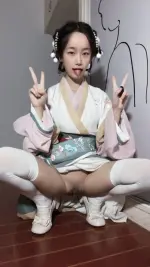 04年女大生 胡椒籽推特@hujiaozi33 脸穴同框紫薇视频福利合集 (126).webp